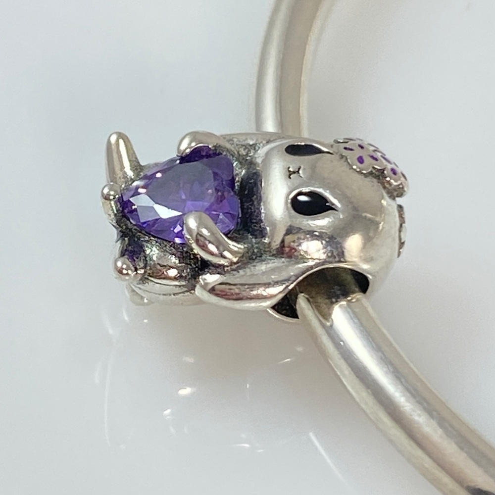 Lop-eared Rabbit with Cubic Zirconia Heart - Picture 6 of 15
